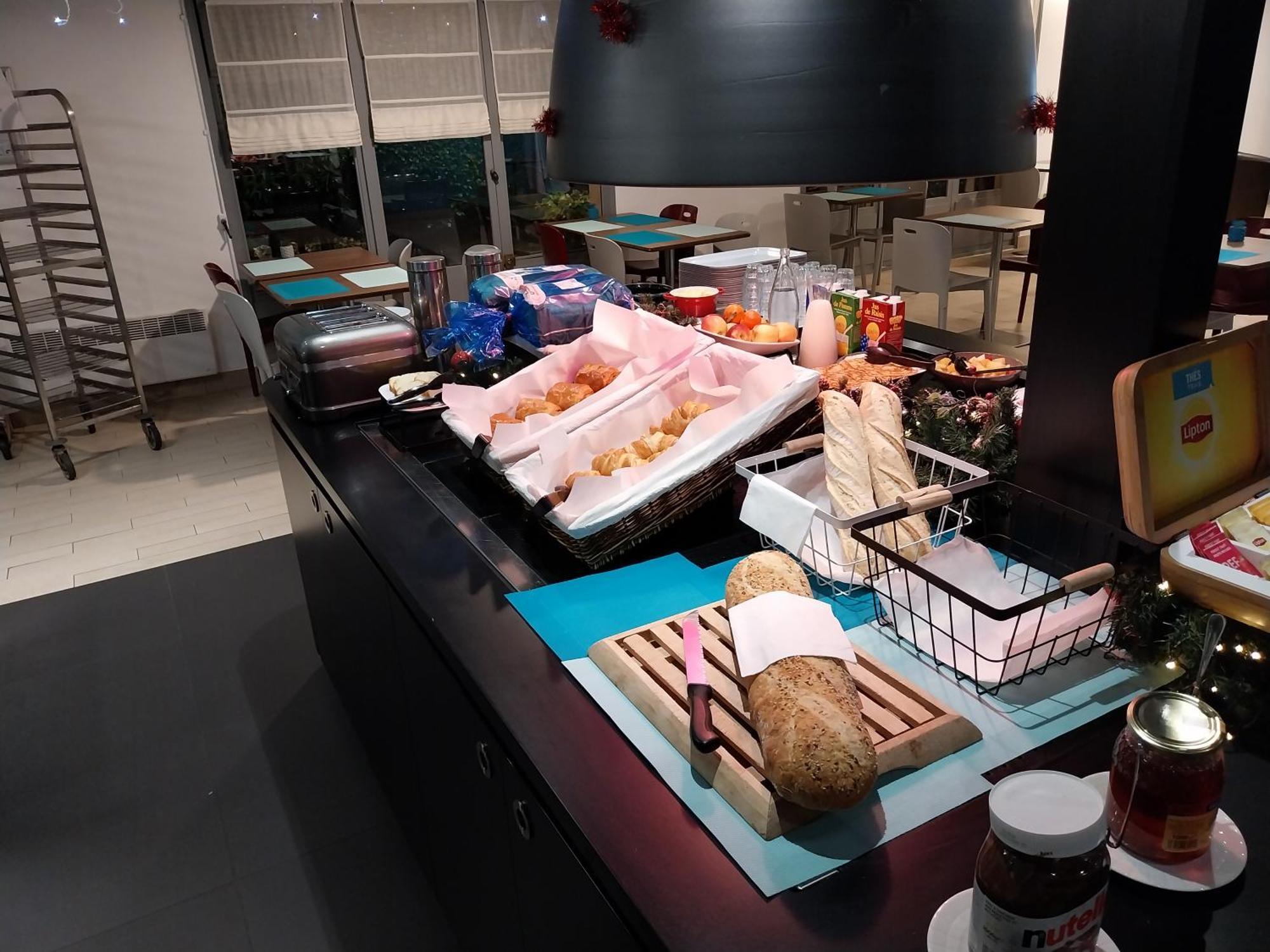 Kyriad Direct Marseille Est La Valentine 라펜느쉬르후보네 외부 사진